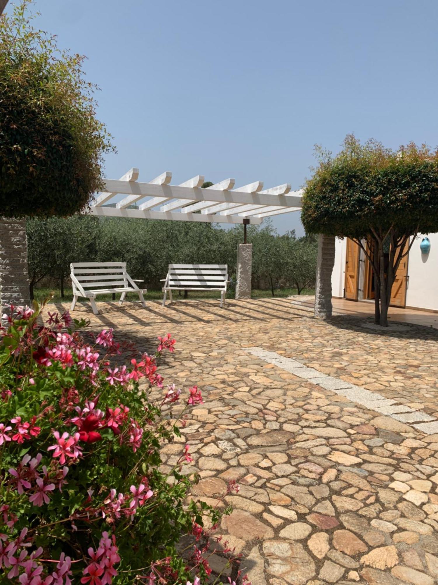 Relais Benemari Villa Синискола Екстериор снимка